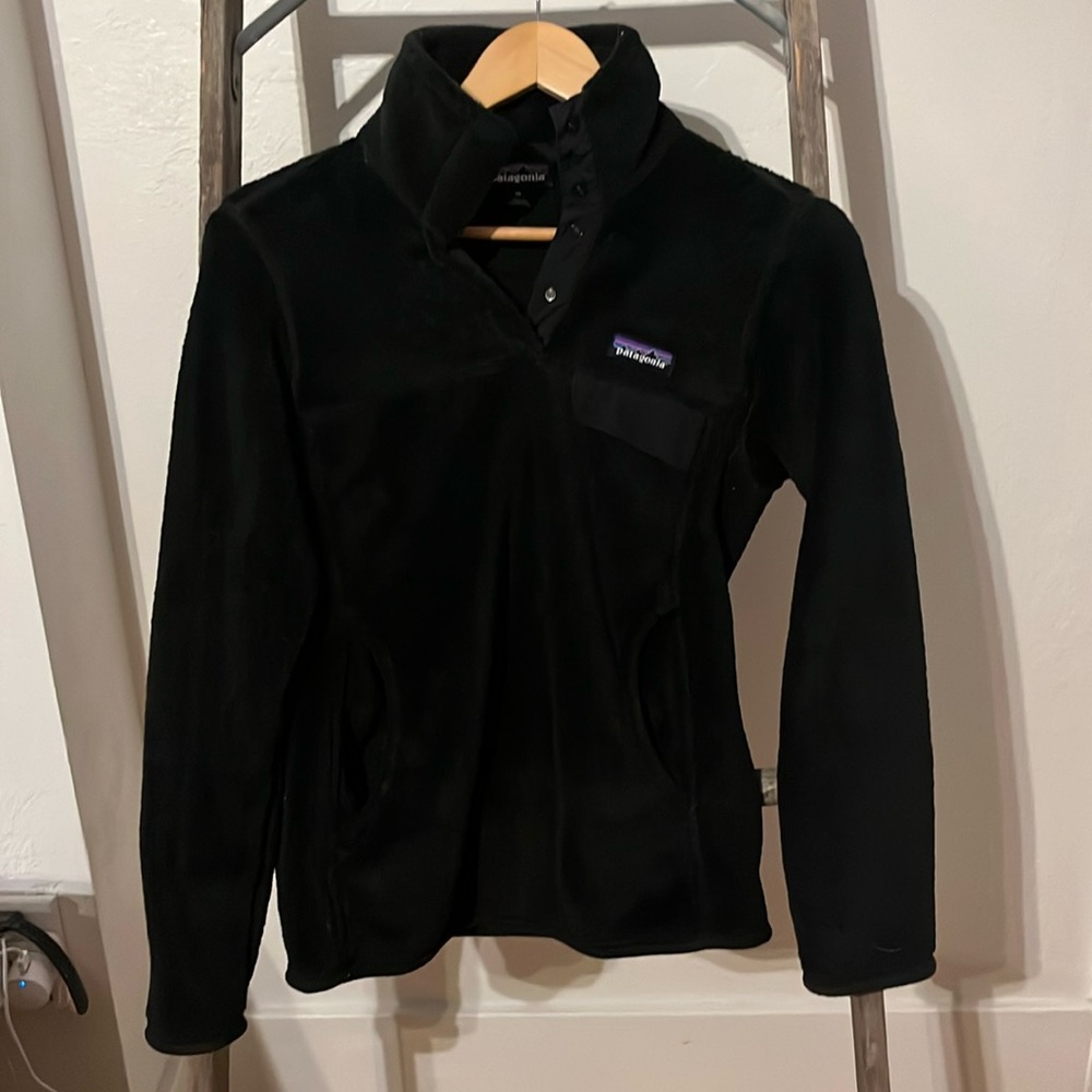Black retool Patagonia pullover